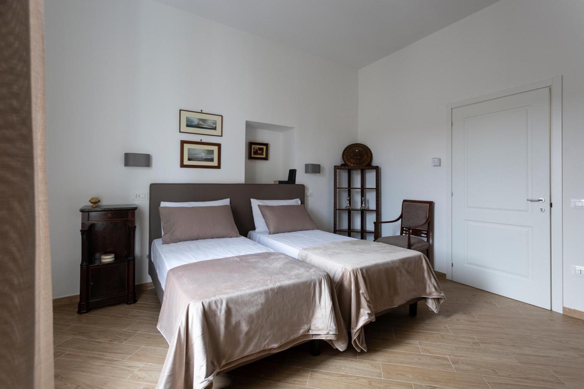 Residenza 33 Otel Napoli Dış mekan fotoğraf