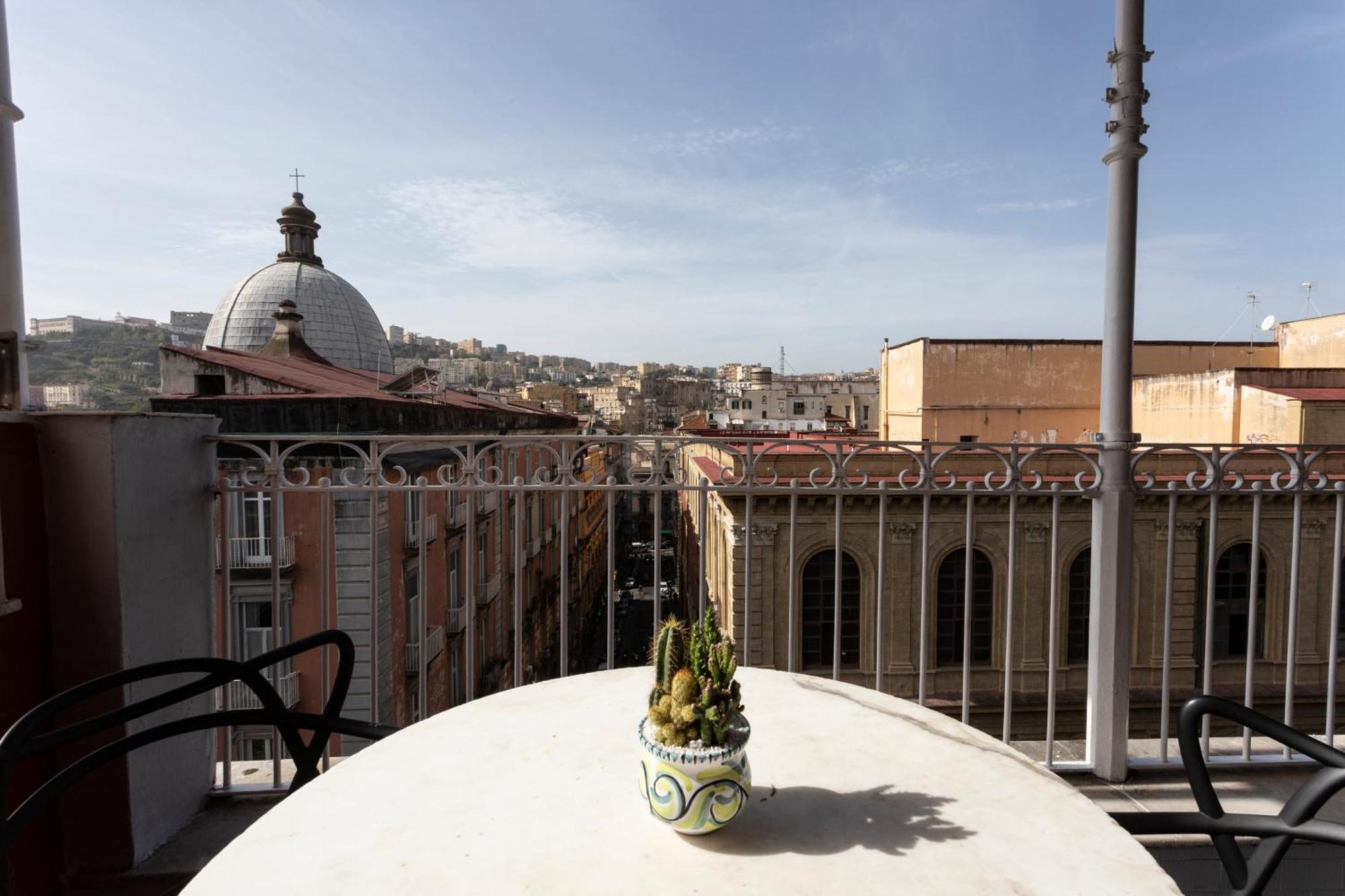 Residenza 33 Otel Napoli Dış mekan fotoğraf